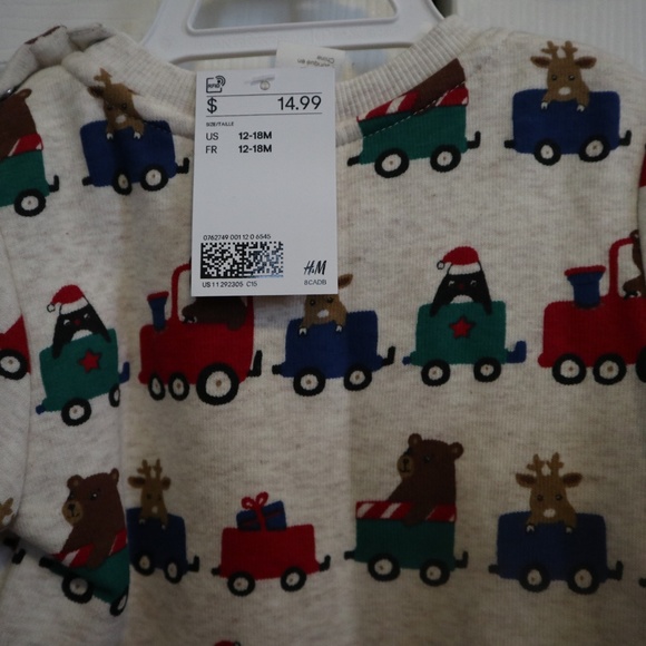 BNWT H&M Children's Holiday Sweatshirt - Picture 2 of 2